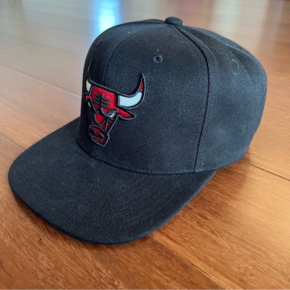 Mitchell & Ness Chicago Bulls SnapBack - Picture 3 of 8
